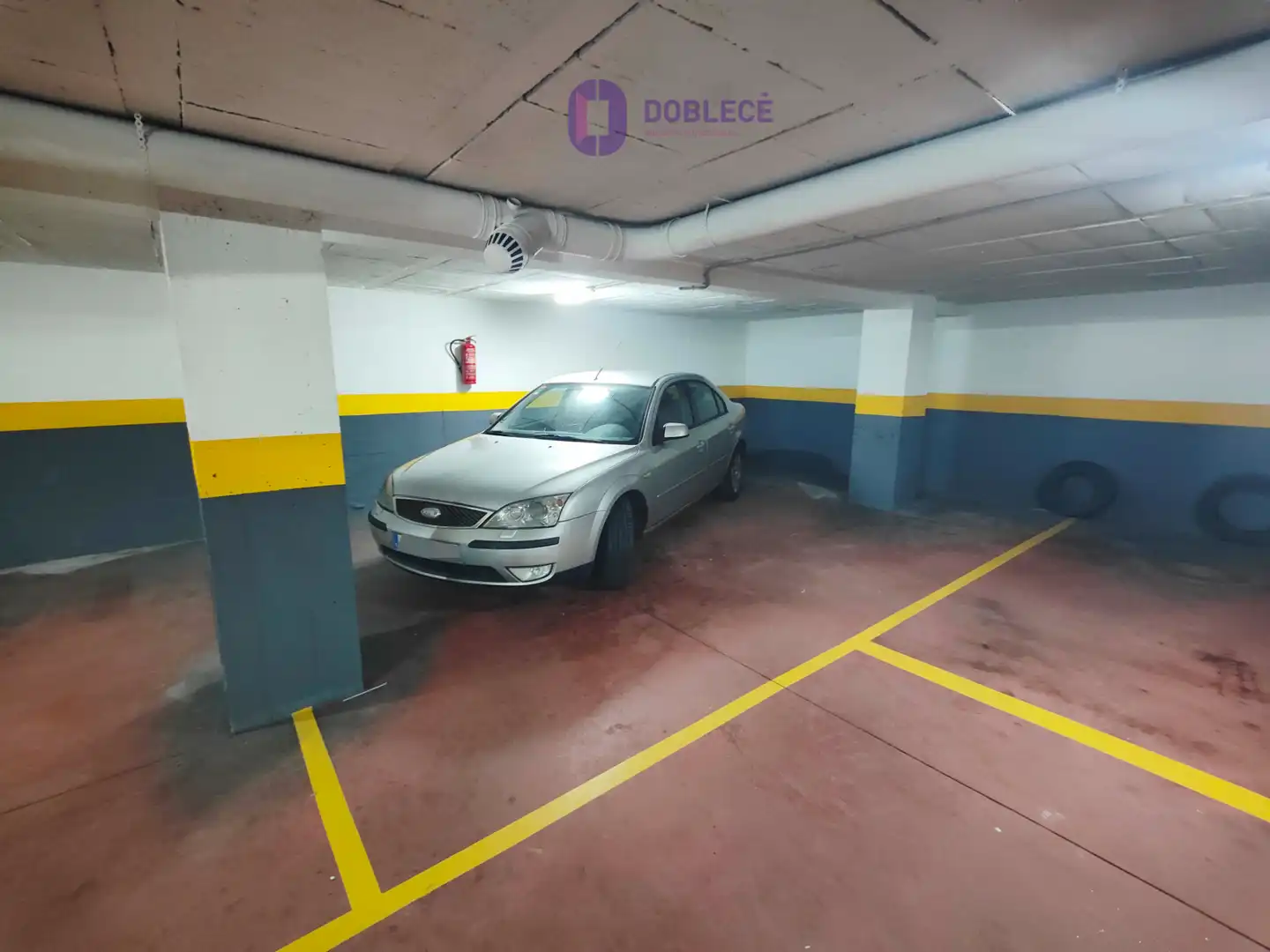 Parking de Piso en venta en Vigo  con Calefacción, Parquet y Internet