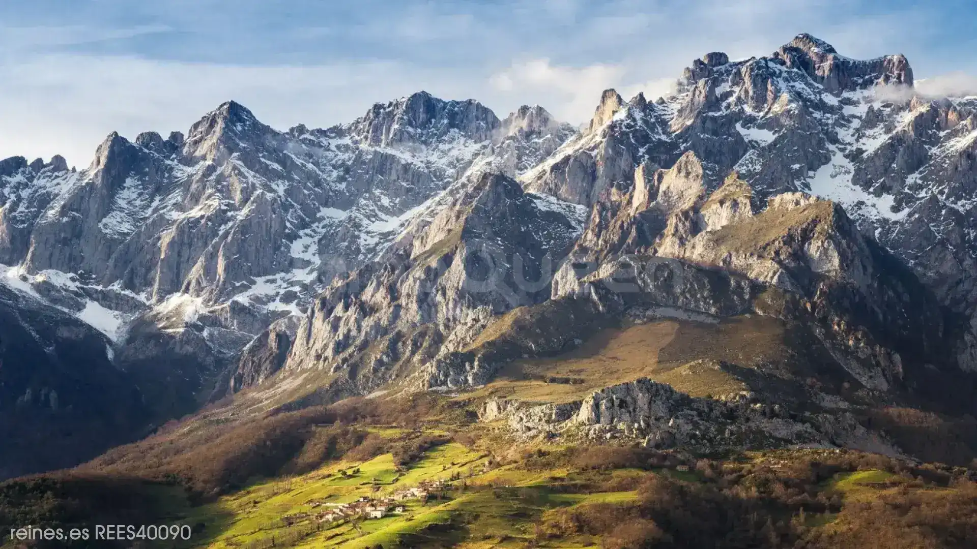 Vista exterior de Casa o xalet en venda en Cillorigo de Liébana, Cantabria