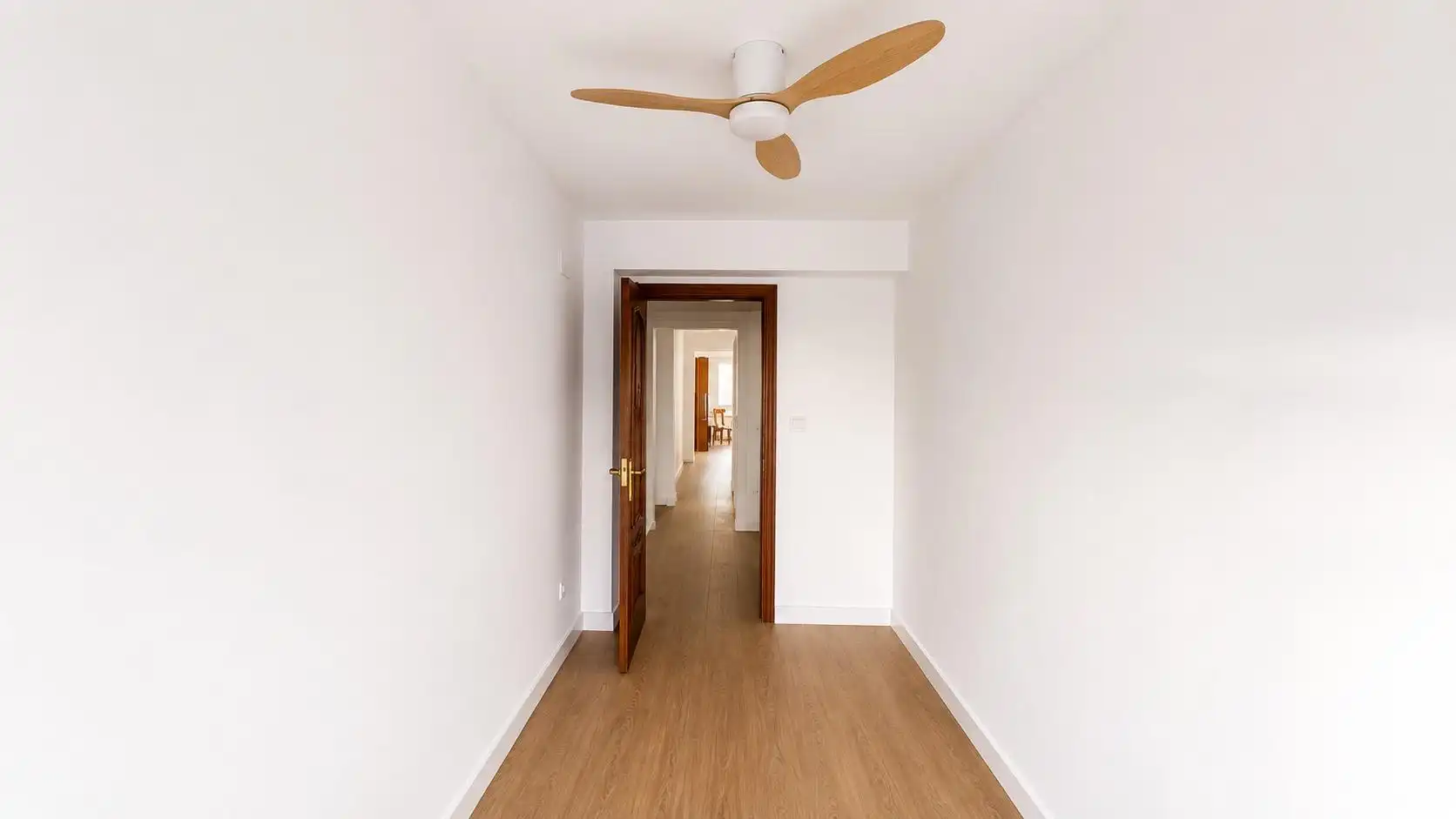 Flat for rent in Valencia  with Air Conditioner, Furnished and Balcony