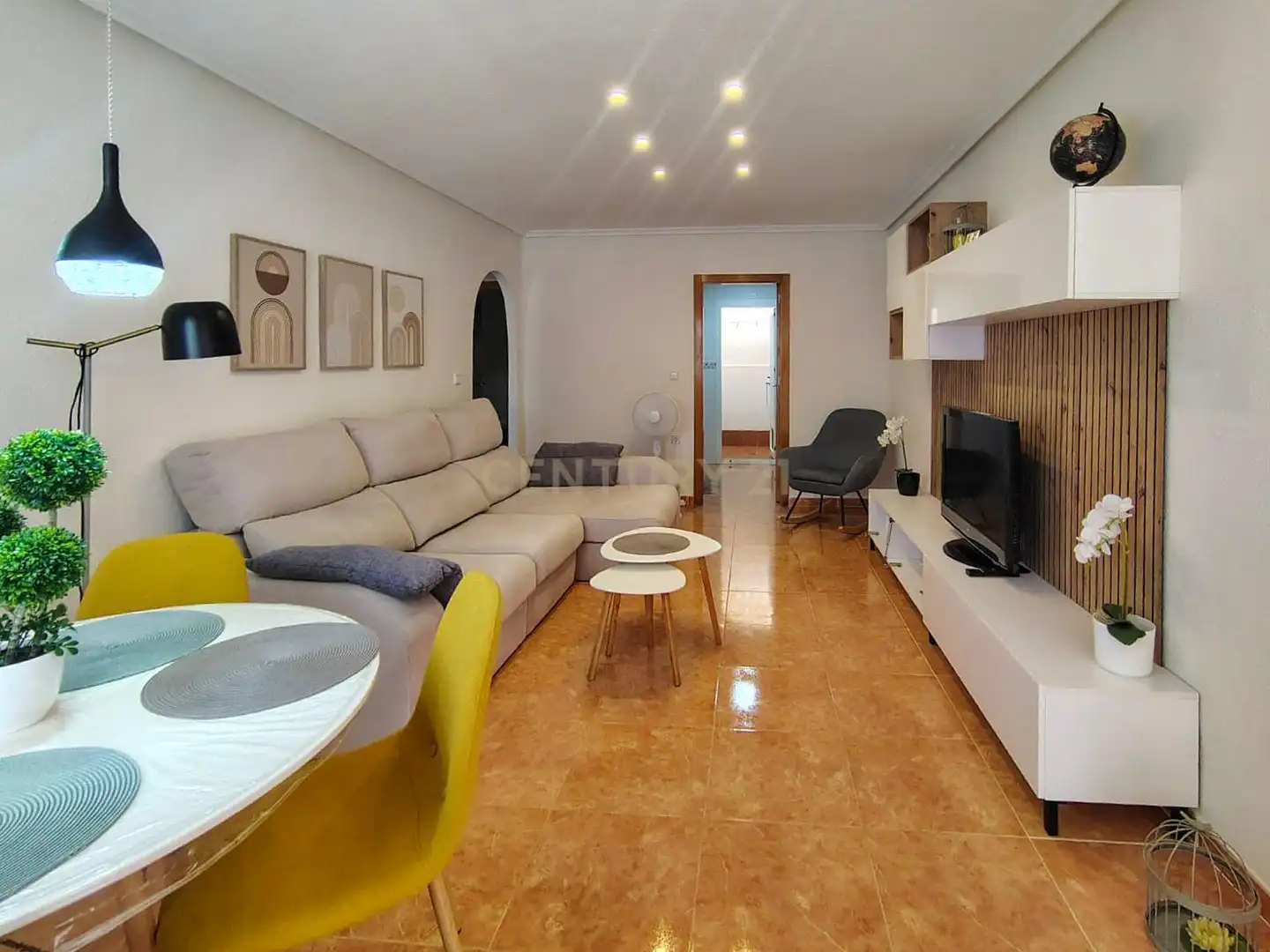 Living room of Apartments for rent in Elche / Elx  with Air Conditioner, Oven and Washing machine