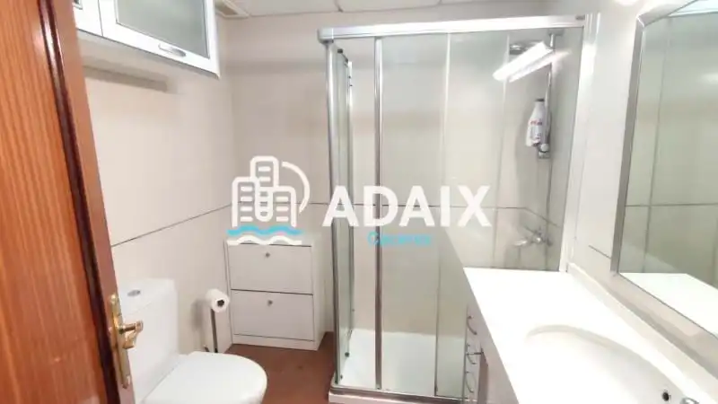 Bathroom of Flat for rent in Cáceres  with Air Conditioner, Heating and Terrace