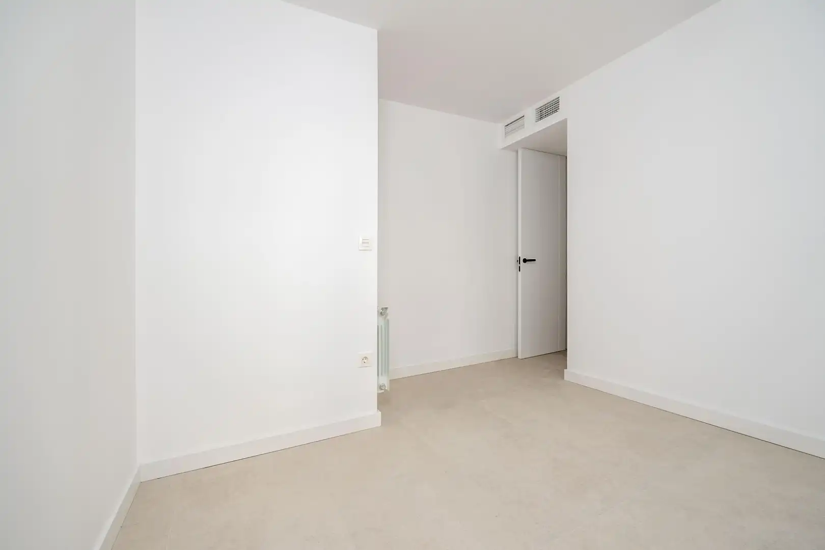 Flat for sale in Granada  with Air Conditioner and Heating