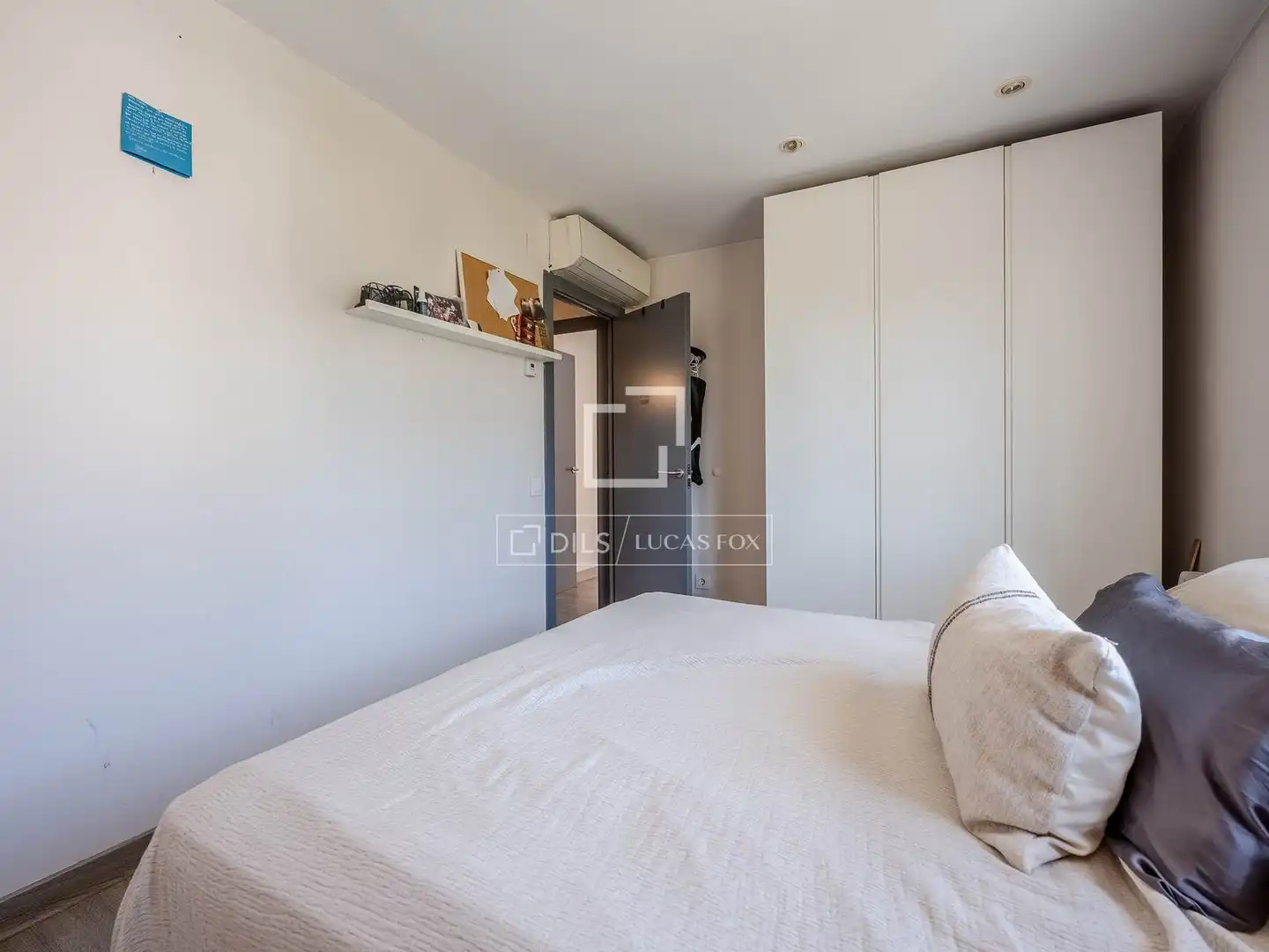 Dormitori de Casa o xalet en venda en Esplugues de Llobregat amb Aire condicionat, Calefacció i Terrassa