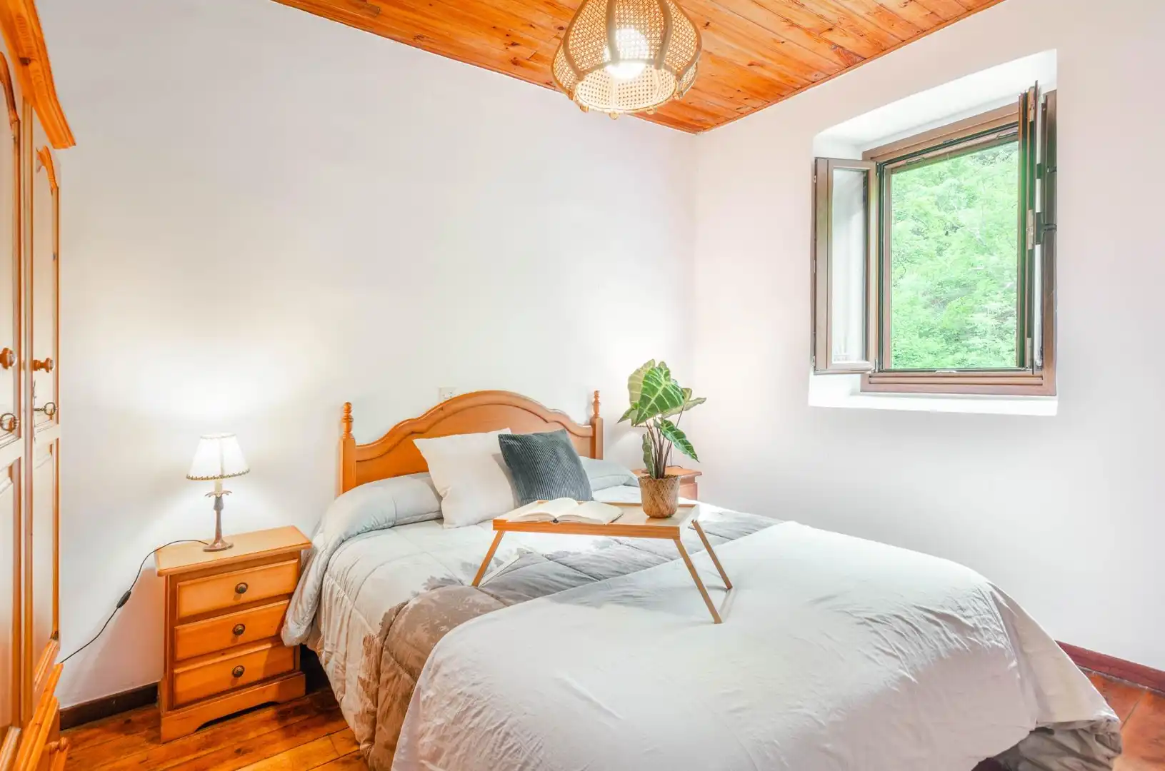 Habitación de Casa adosada en venta en Somiedo con Calefacción, Jardín privado y Trastero