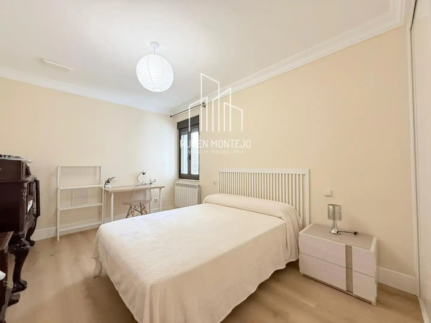 Schlafzimmer von Wohnung zur Miete in Salamanca mit Heizung, Parkett und Terrasse