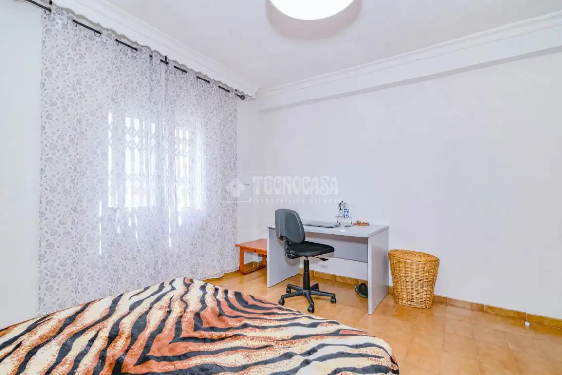 Habitación de Piso en venta en Granada con Aire acondicionado y Balcón