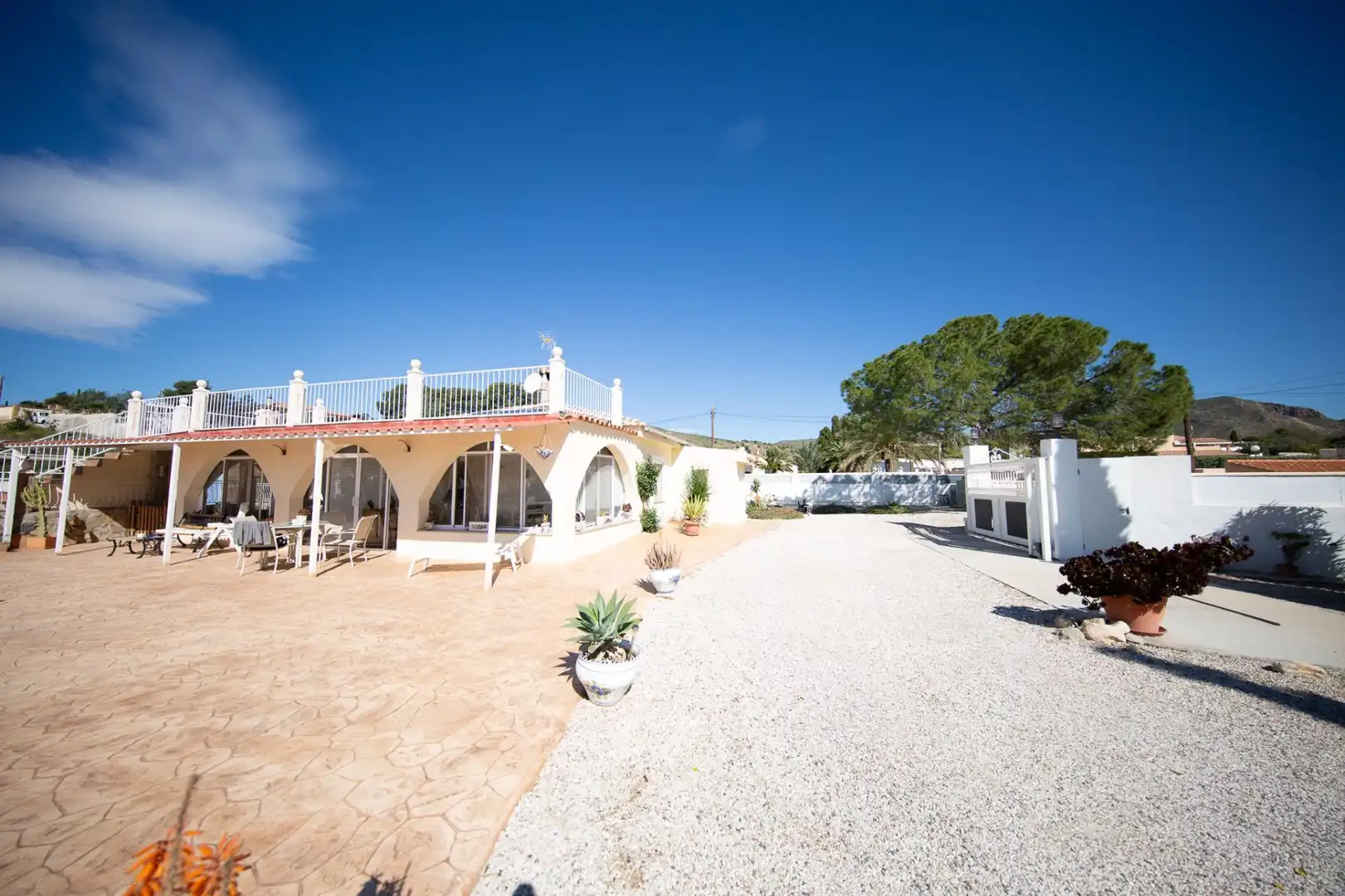 Vista exterior de Casa o xalet en venda en Mutxamel amb Aire condicionat, Calefacció i Jardí privat