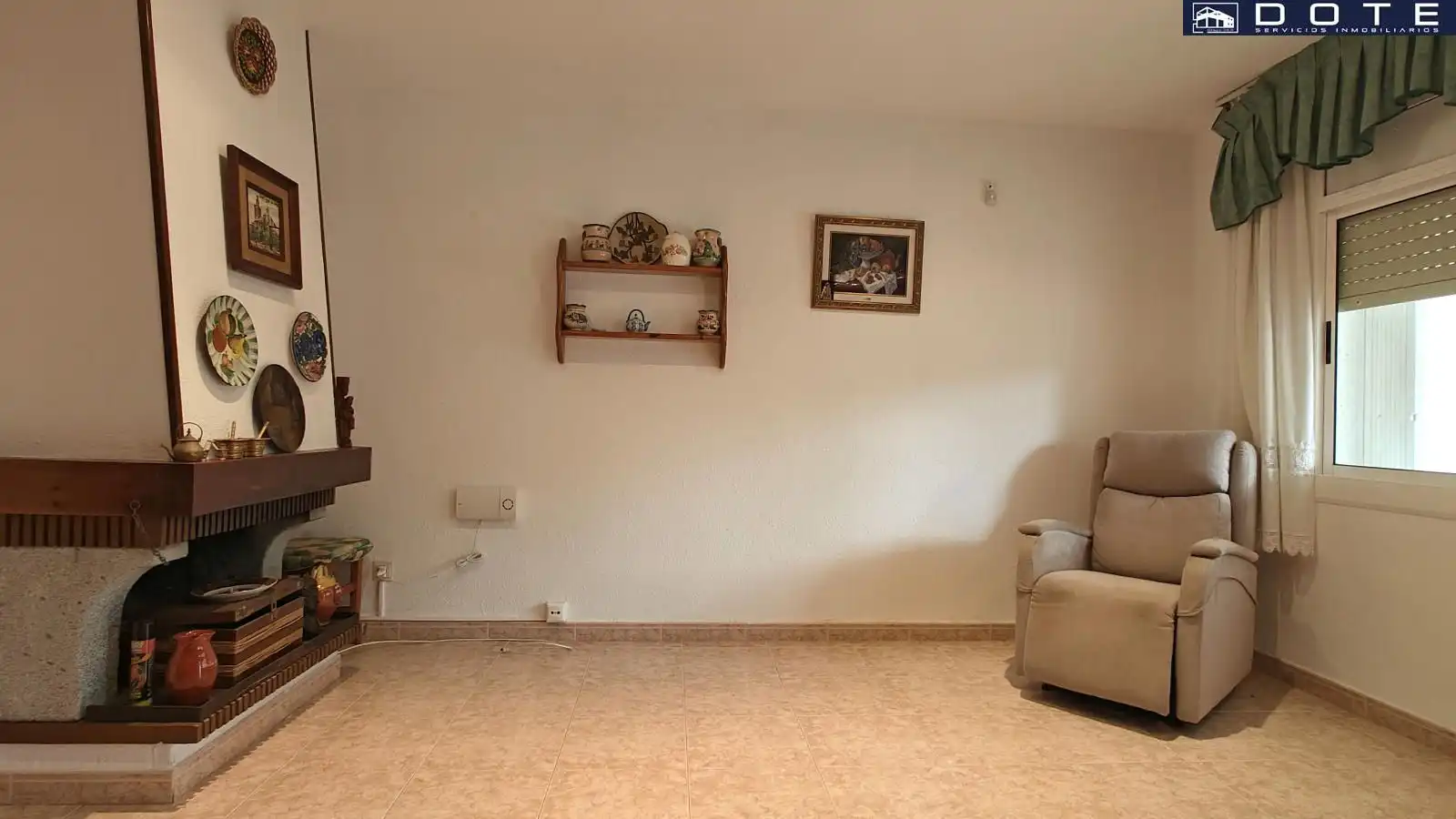 Sala de estar de Casa adosada en venta en Creixell con Terraza, Trastero y Alarma