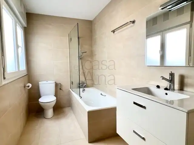 Baño de Piso en venta en Bilbao  con Calefacción y Balcón
