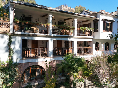 Vista exterior de Casa o xalet en venda en  Granada Capital amb Aire condicionat, Calefacció i Jardí privat