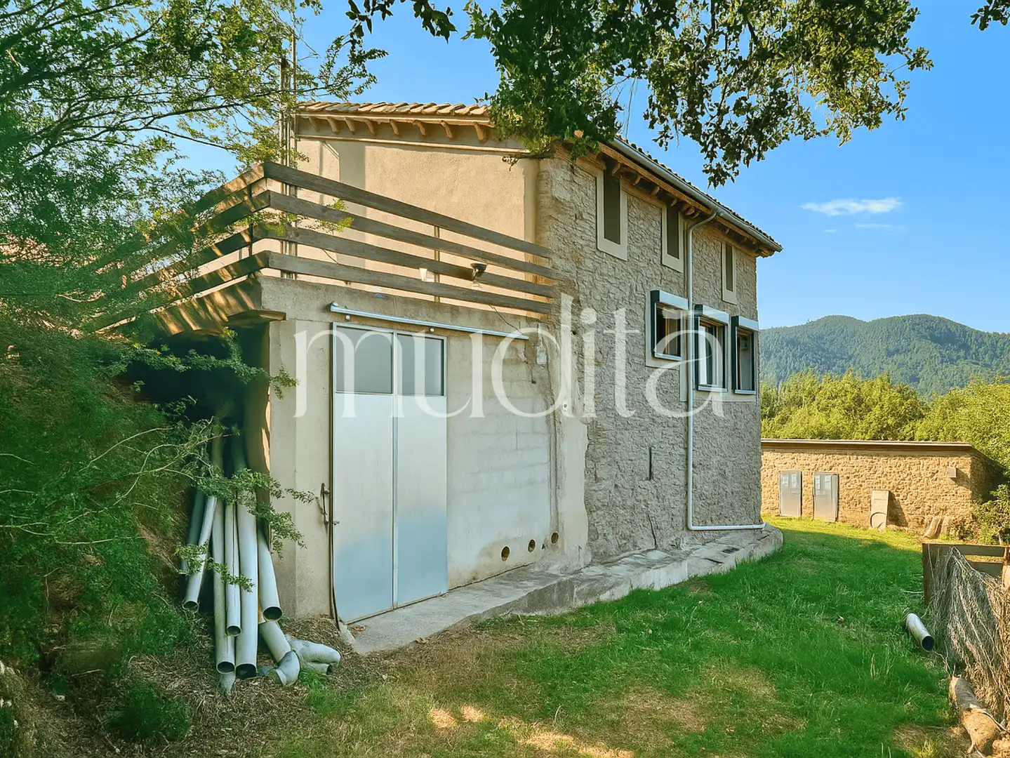 Vista exterior de Casa o xalet en venda en Les Llosses amb Calefacció, Terrassa i Traster