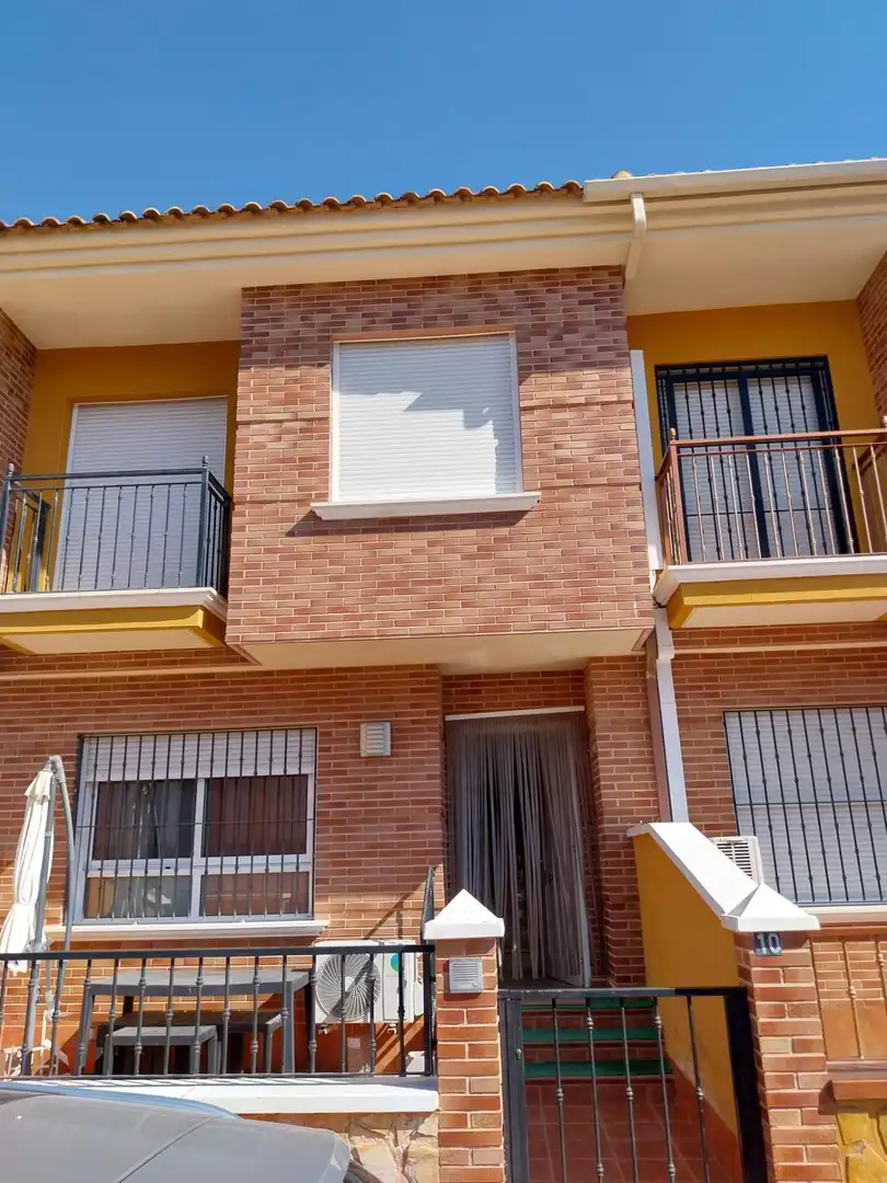 Vista exterior de Casa o xalet en venda en Murcia amb Aire condicionat, Terrassa i Balcó