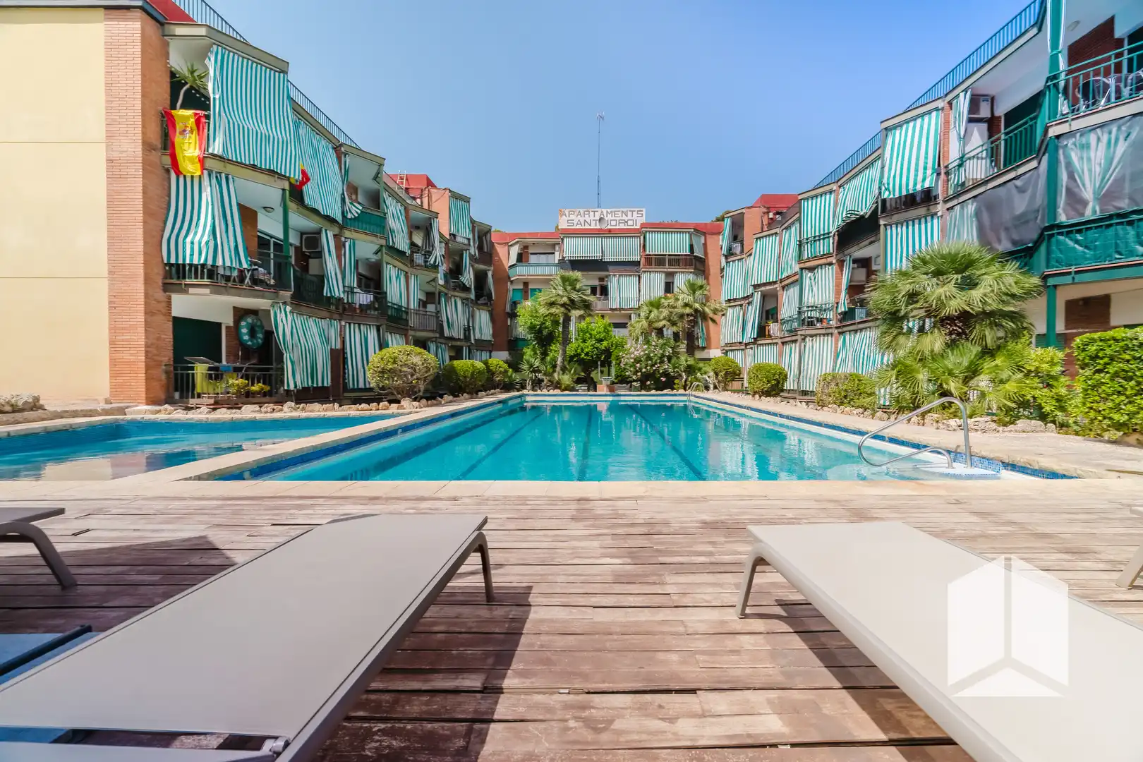 Schwimmbecken von Wohnung zum Verkauf in Castelldefels mit Klimaanlage, Terrasse und Schwimmbad