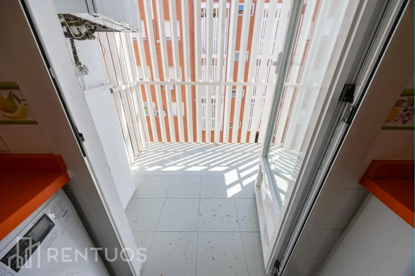 Balcony of Flat for rent in Madrid  with Air Conditioner, Heating and Parquet flooring