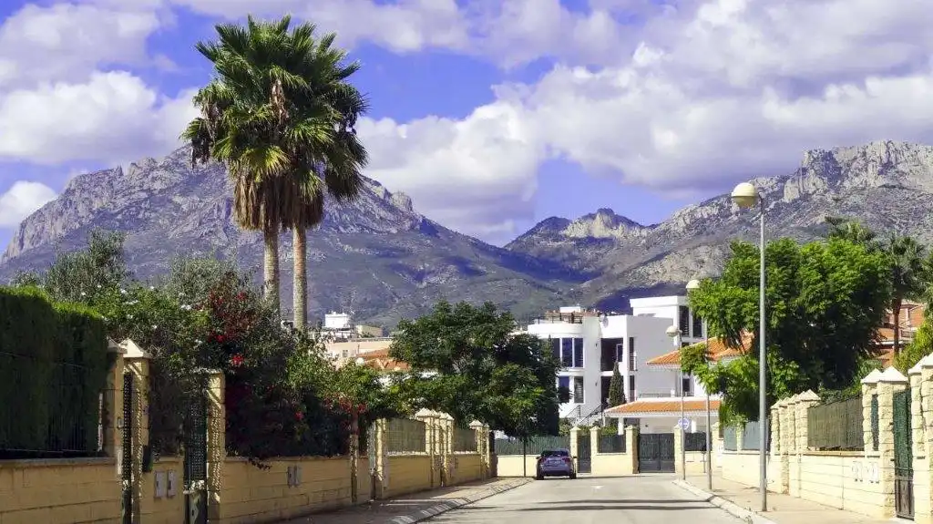 Vista exterior de Casa o chalet en venta en L'Alfàs del Pi con Aire acondicionado, Calefacción y Jardín privado