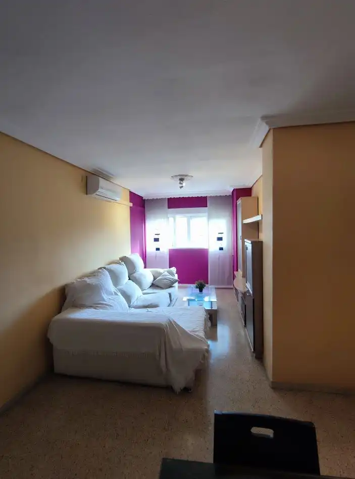 Living room of Flat for sale in Sevilla  with Air Conditioner and Storage room