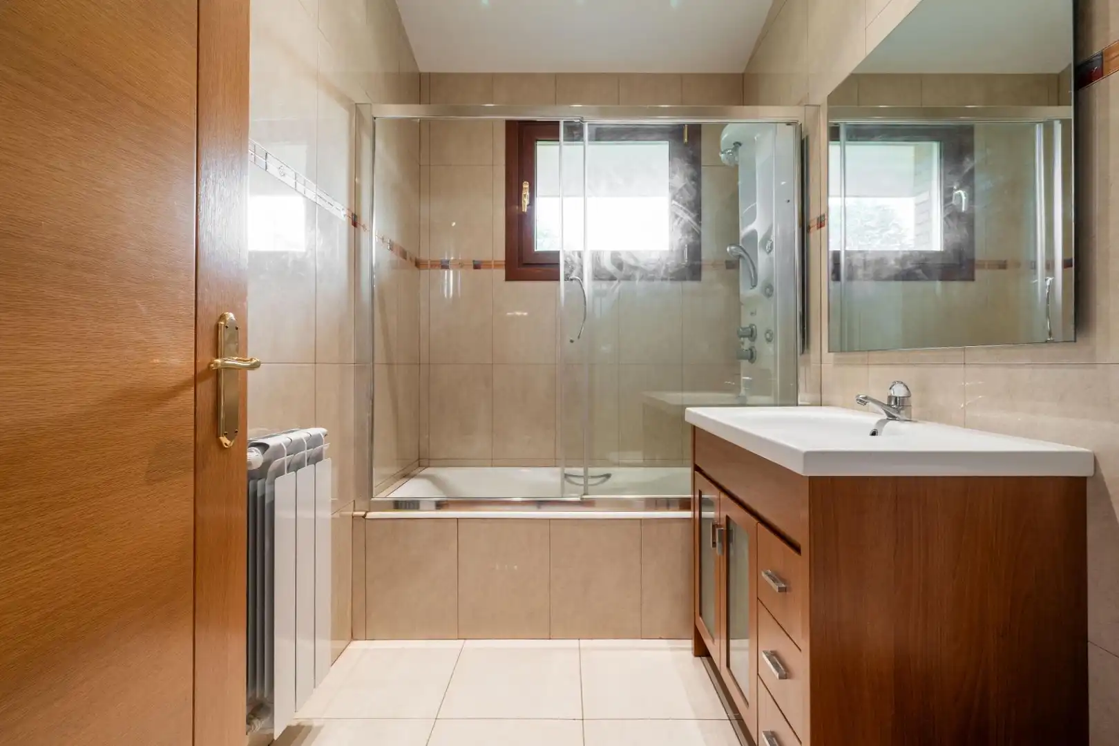 Baño de Casa adosada en venta en Donostia - San Sebastián  con Calefacción, Jardín privado y Terraza