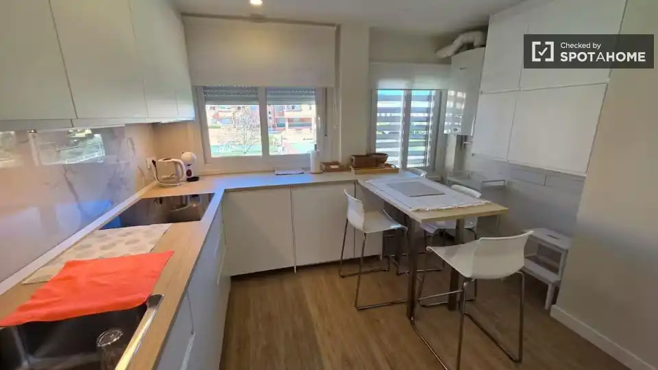 Küche von Wohnung zur Miete in Parque Empresarial