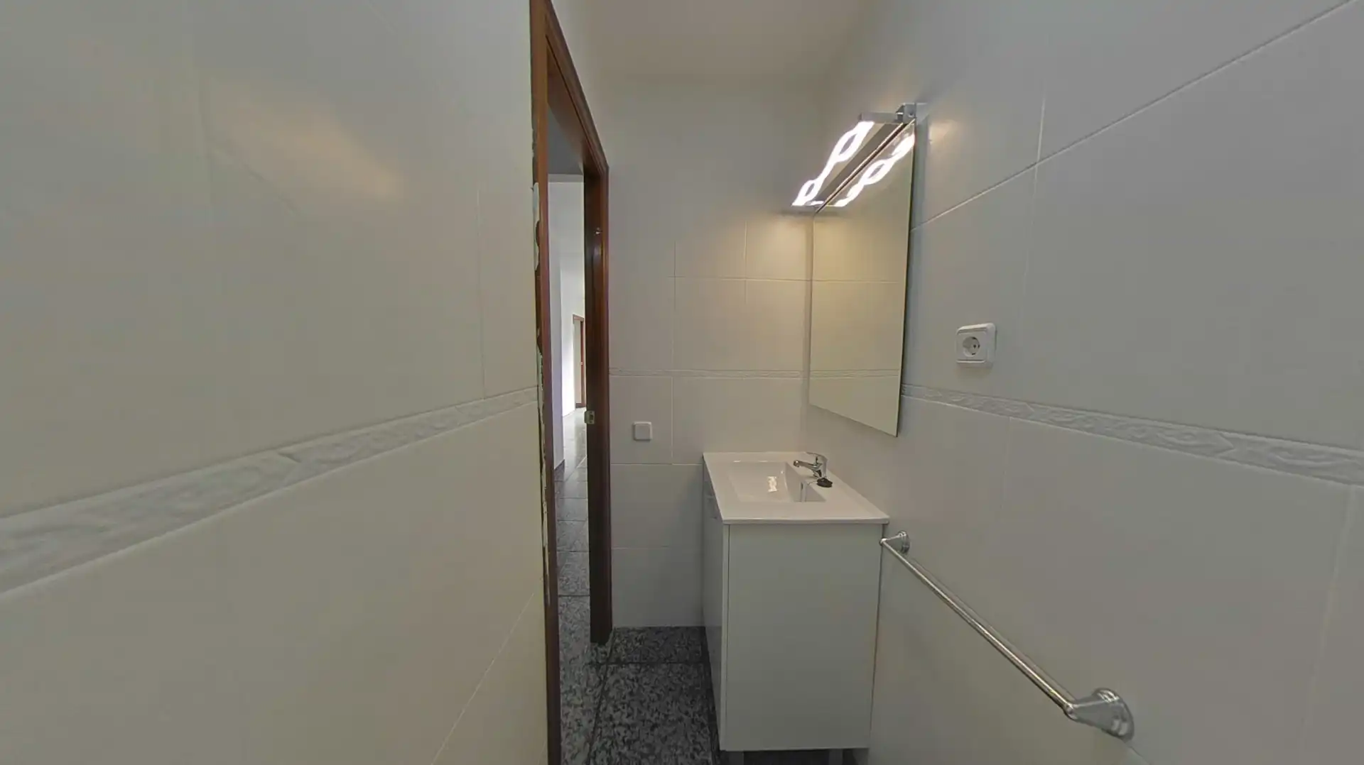 Badezimmer von Wohnung zum Verkauf in L'Hospitalet de Llobregat mit Heizung