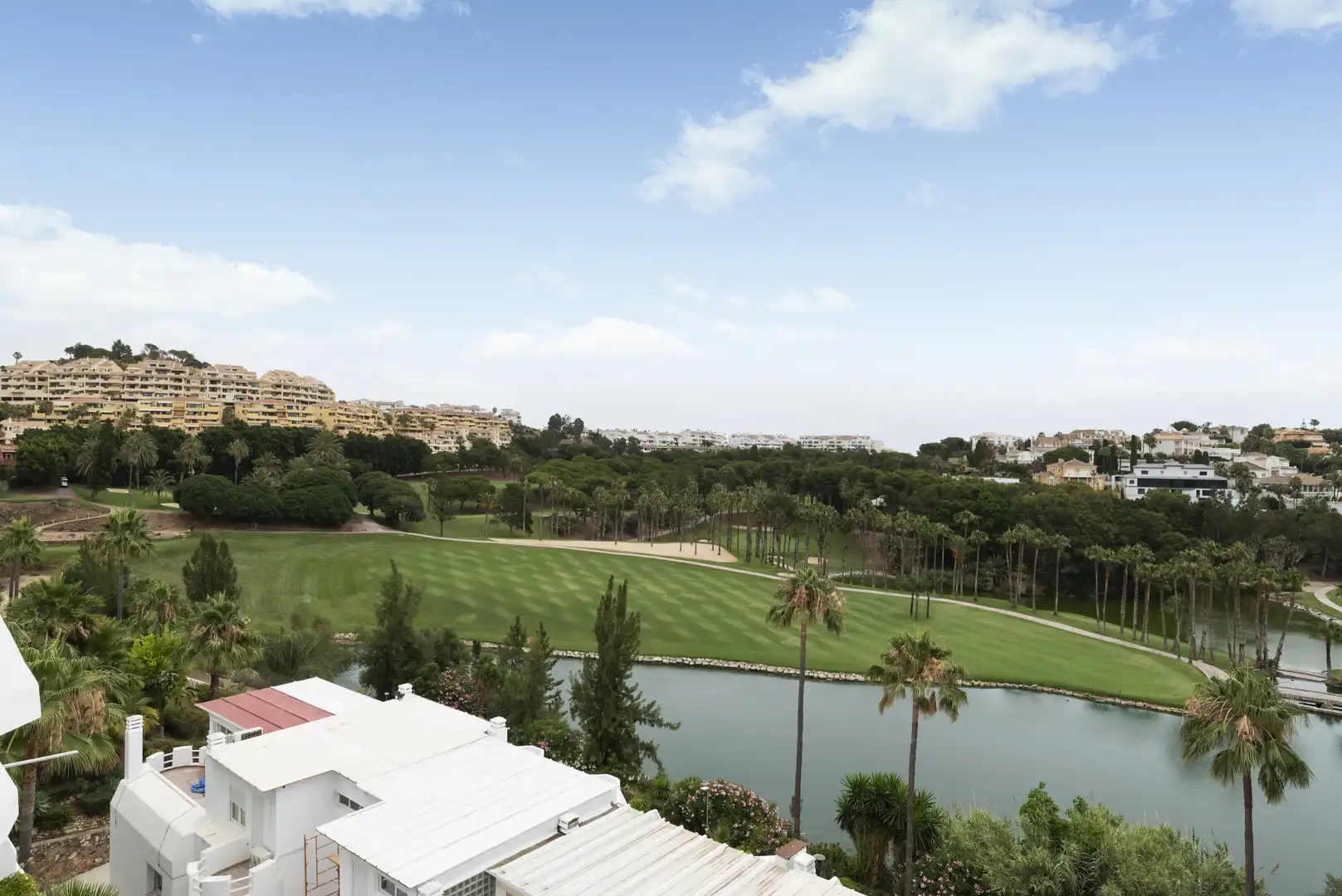Jardí de Casa adosada en venda en Benalmádena amb Terrassa, Piscina i Moblat