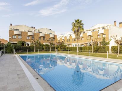 Swimming pool of Single-family semi-detached for sale in  Zaragoza Capital  with Terrace and Swimming Pool