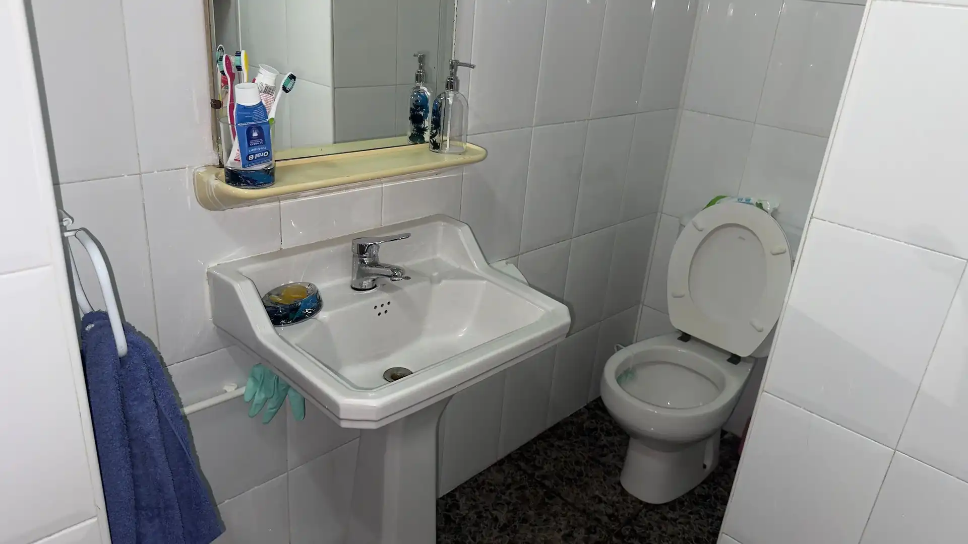 Bany de Local en venda en L'Hospitalet de Llobregat