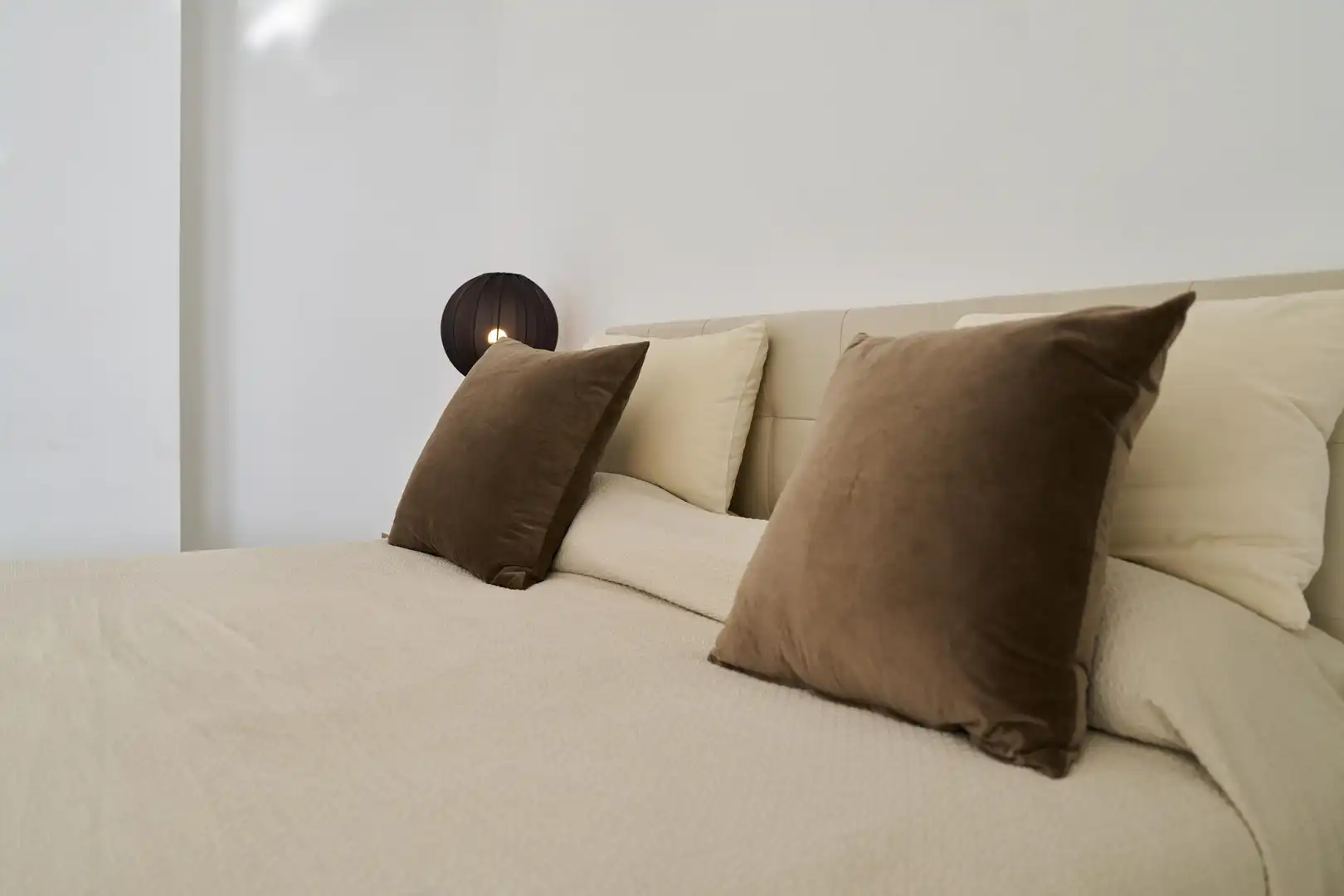 Schlafzimmer von Wohnungen zum Verkauf in Marbella mit Klimaanlage, Möbliert und Balkon