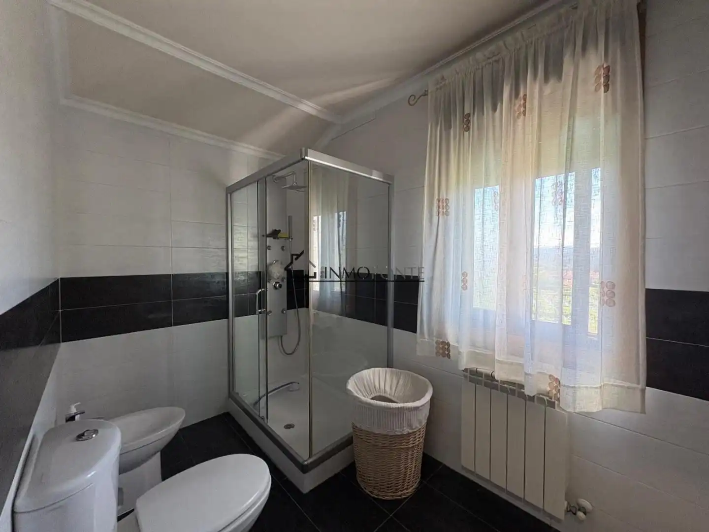 Baño de Casa adosada en venta en Soutomaior con Calefacción, Jardín privado y Terraza