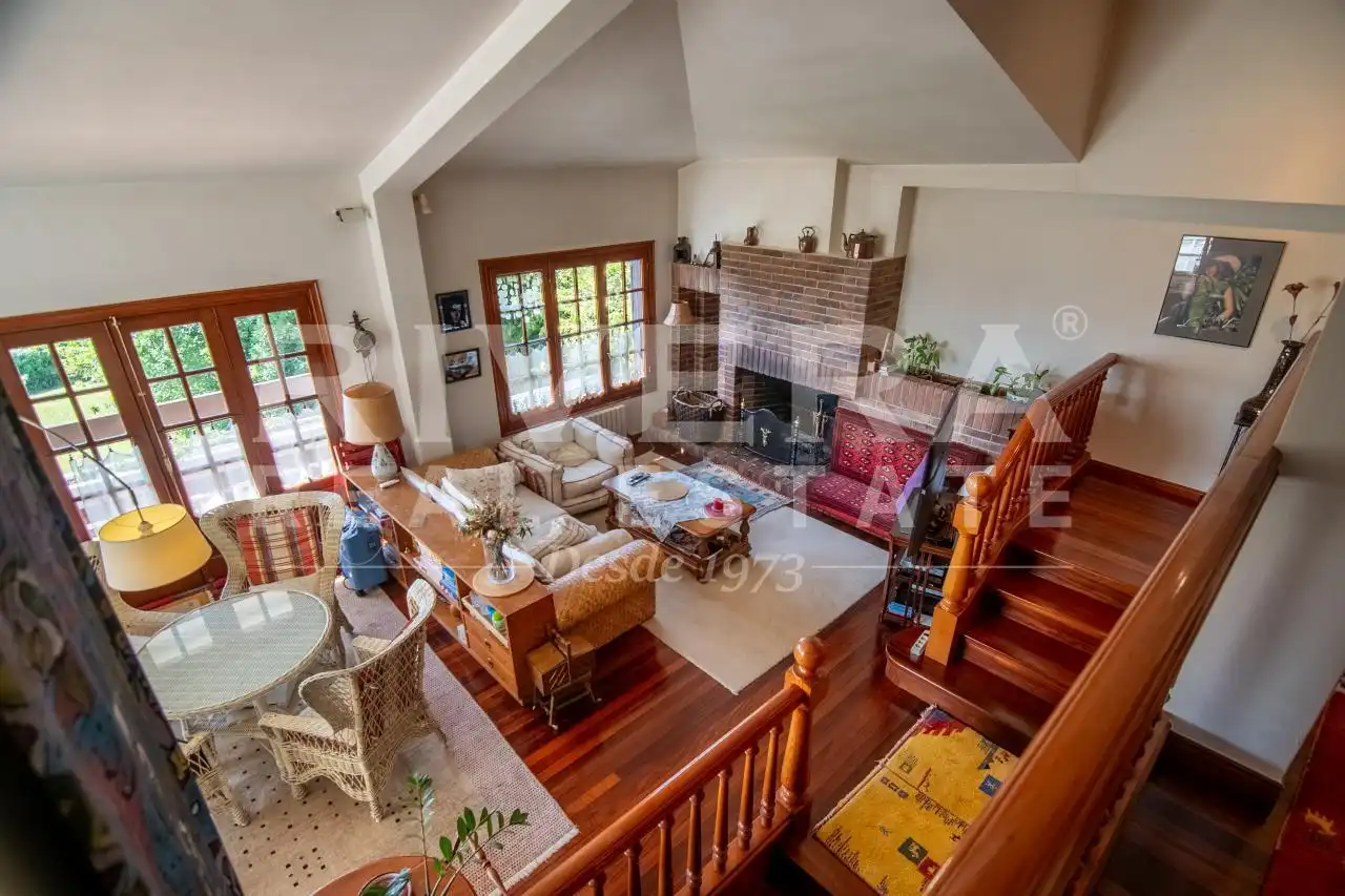 Sala de estar de Casa o chalet en venta en Vigo  con Calefacción, Jardín privado y Terraza