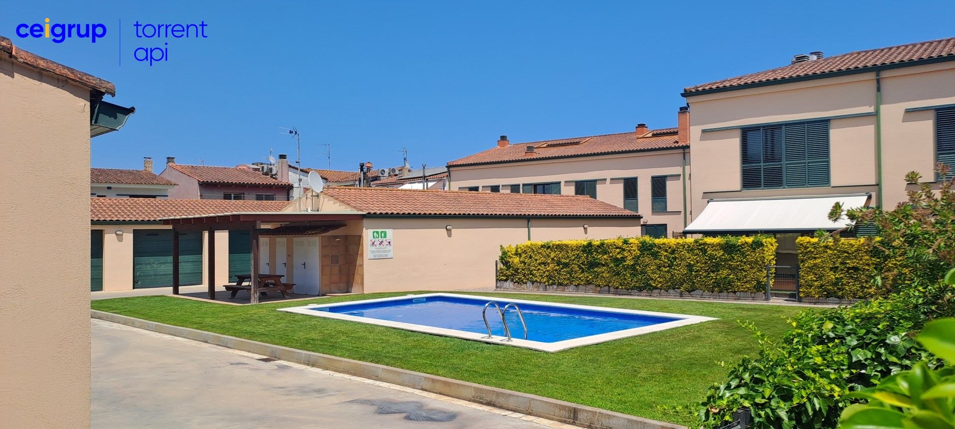 Swimming pool of Single-family semi-detached for sale in Pals  with Air Conditioner, Terrace and Swimming Pool