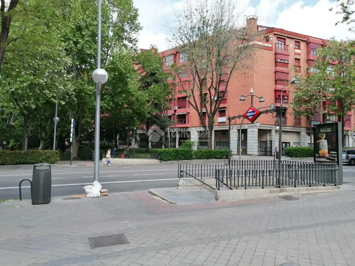 Appartamento con ascensore in affitto a C. de Carmen Cobeña, imagen 4