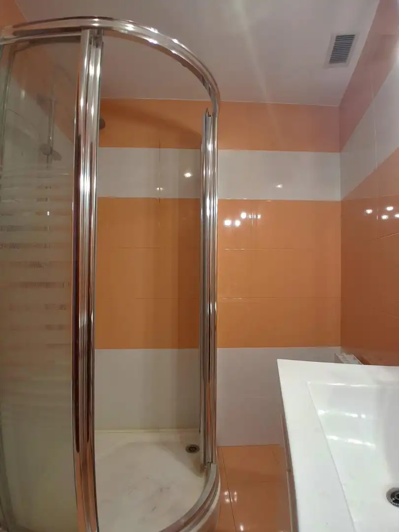 Bathroom of Flat for sale in Requena, Valencia