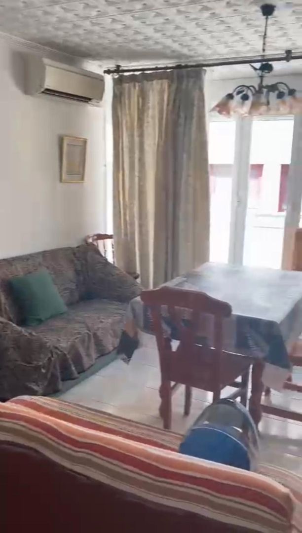 Sala d'estar de Àtic de lloguer en  Granada Capital amb Aire condicionat, Moblat i Rentadora