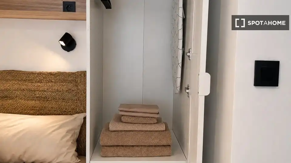 Habitación de Piso de alquiler en  Palma de Mallorca con Aire acondicionado, Calefacción y Amueblado
