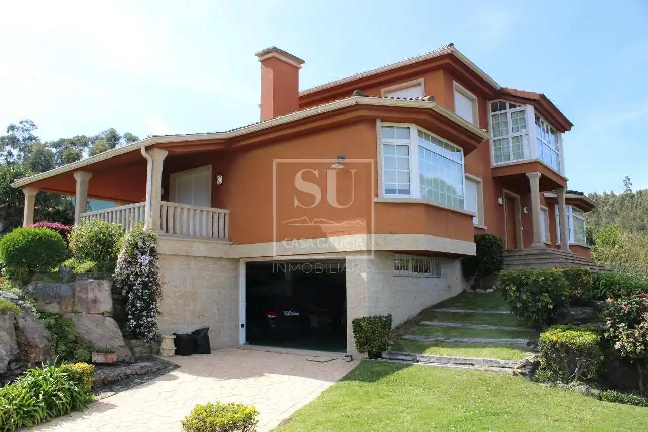 Vista exterior de Casa o xalet en venda en Baiona amb Calefacció, Jardí privat i Terrassa