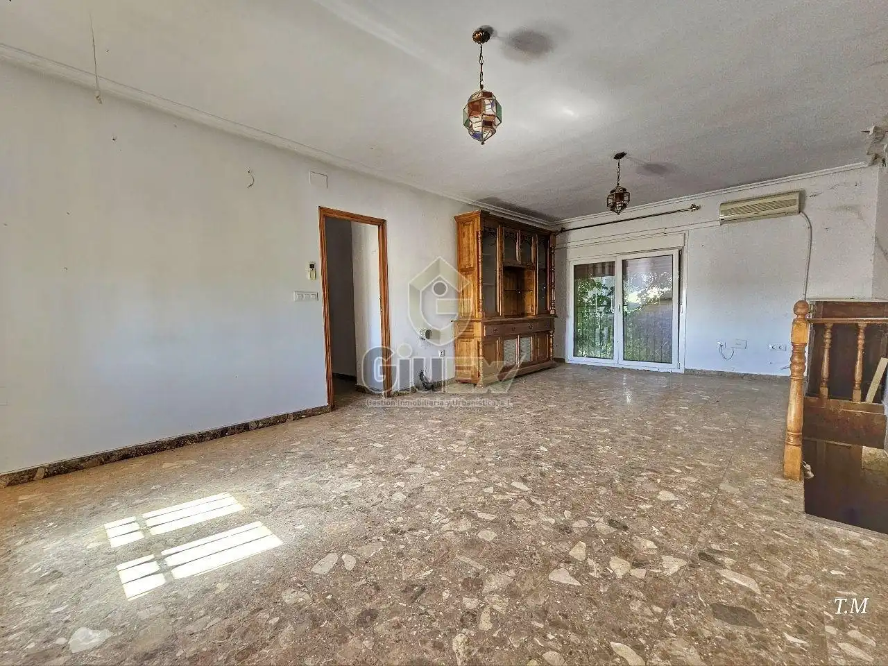Sala d'estar de Casa o xalet en venda en Cáceres amb Jardí privat