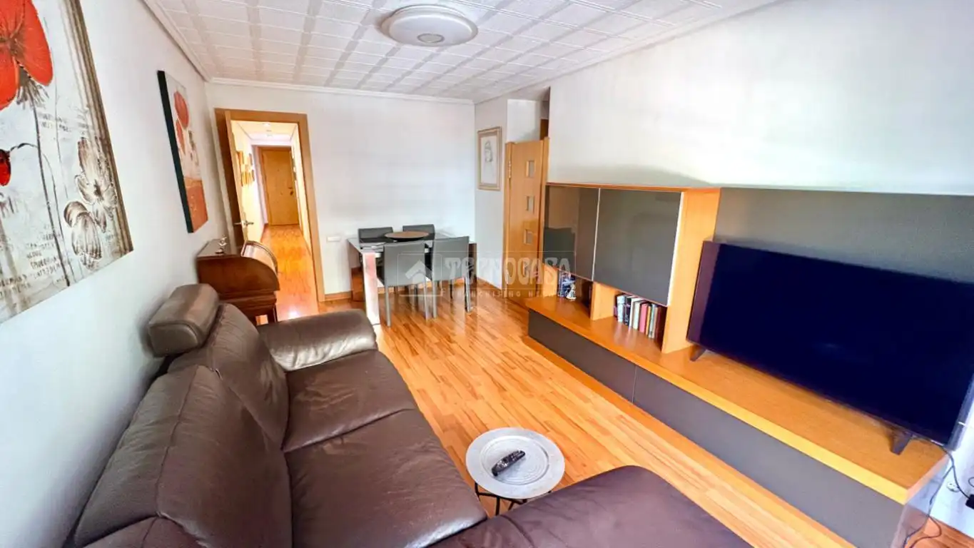 Living room of Flat for sale in Valencia  with Air Conditioner and Balcony
