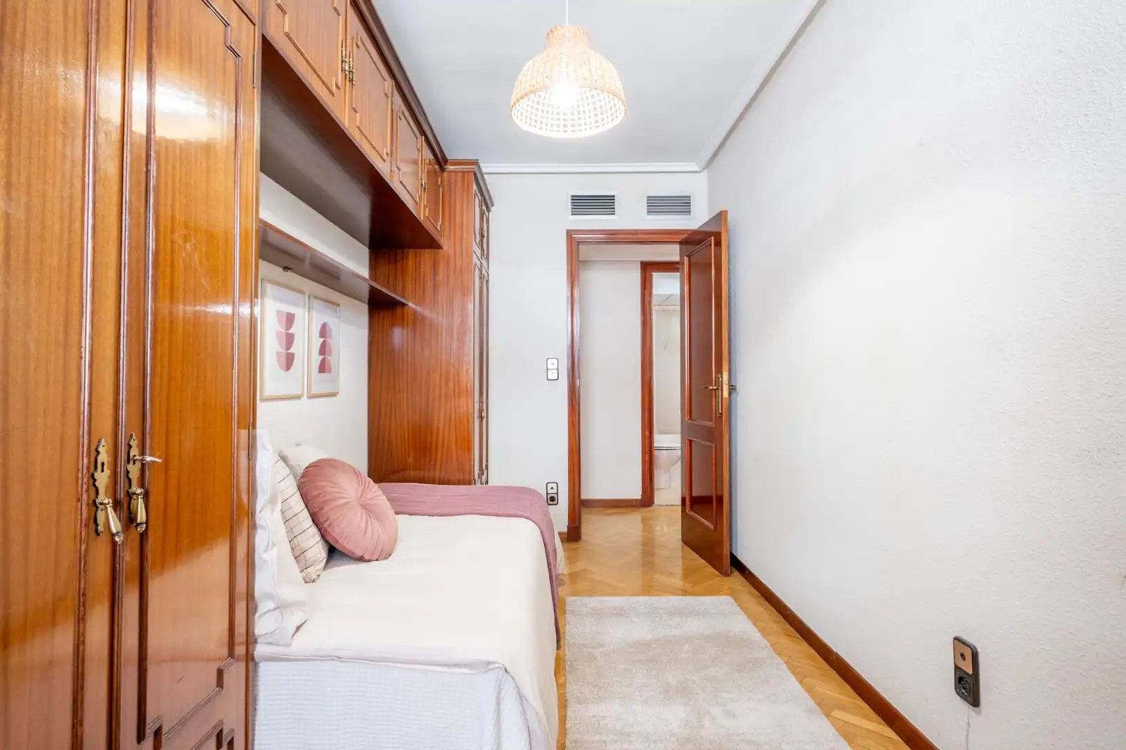 Bedroom of Flat for sale in Zaragoza  with Air Conditioner, Heating and Terrace