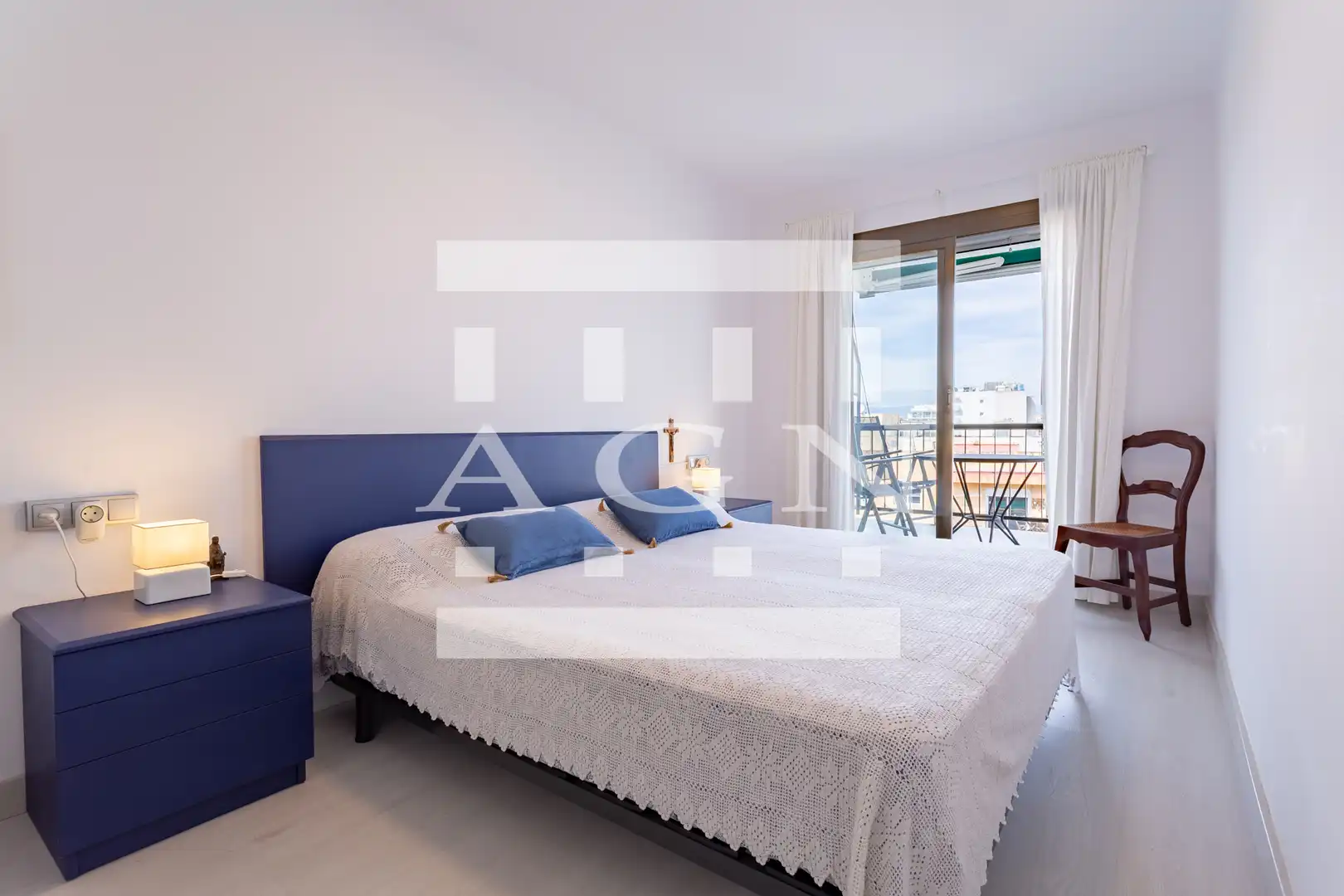 Schlafzimmer von Wohnung zum Verkauf in Salou mit Klimaanlage, Heizung und Terrasse