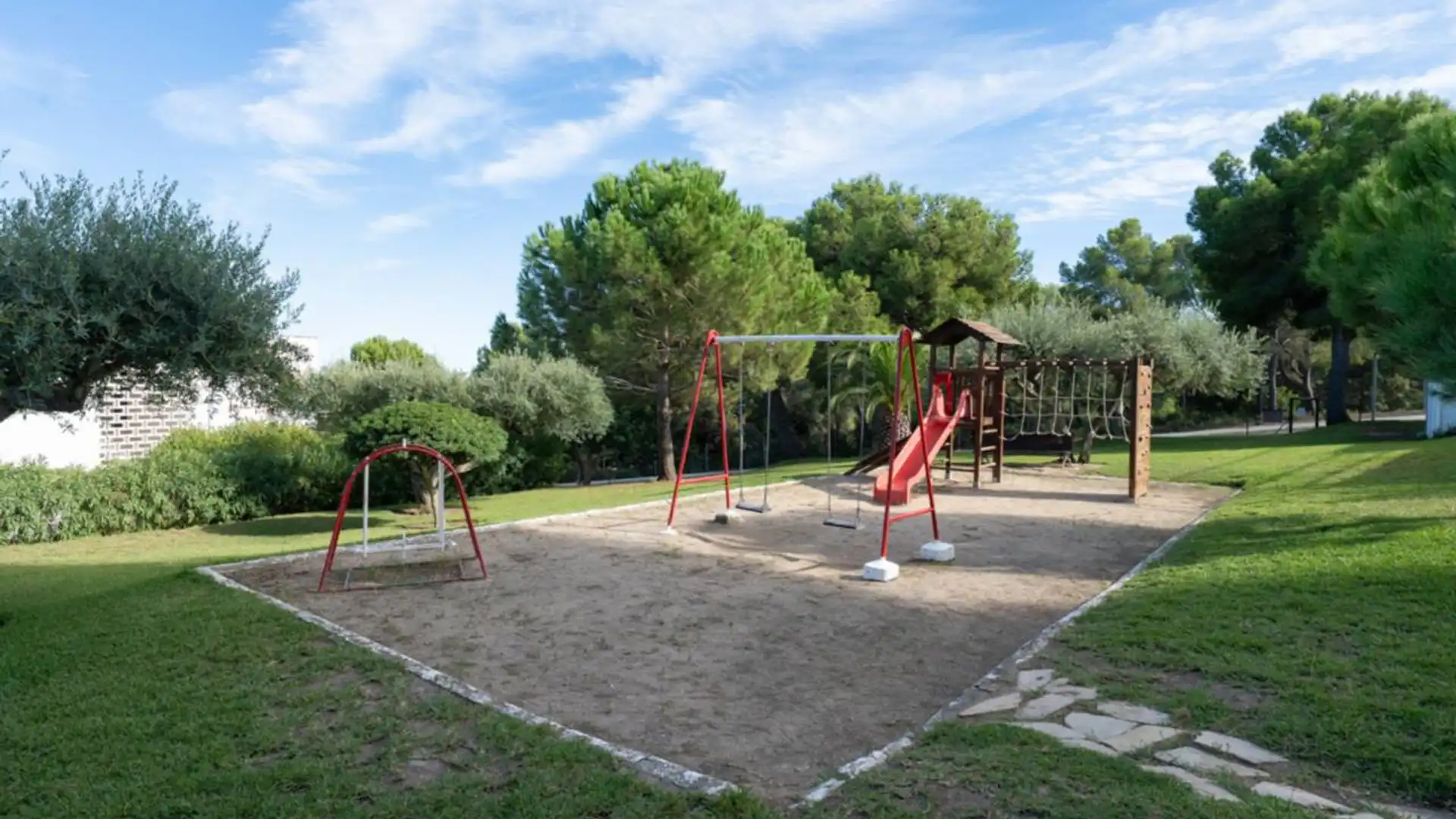 Garden of Flat for sale in Salou  with Air Conditioner, Heating and Parquet flooring