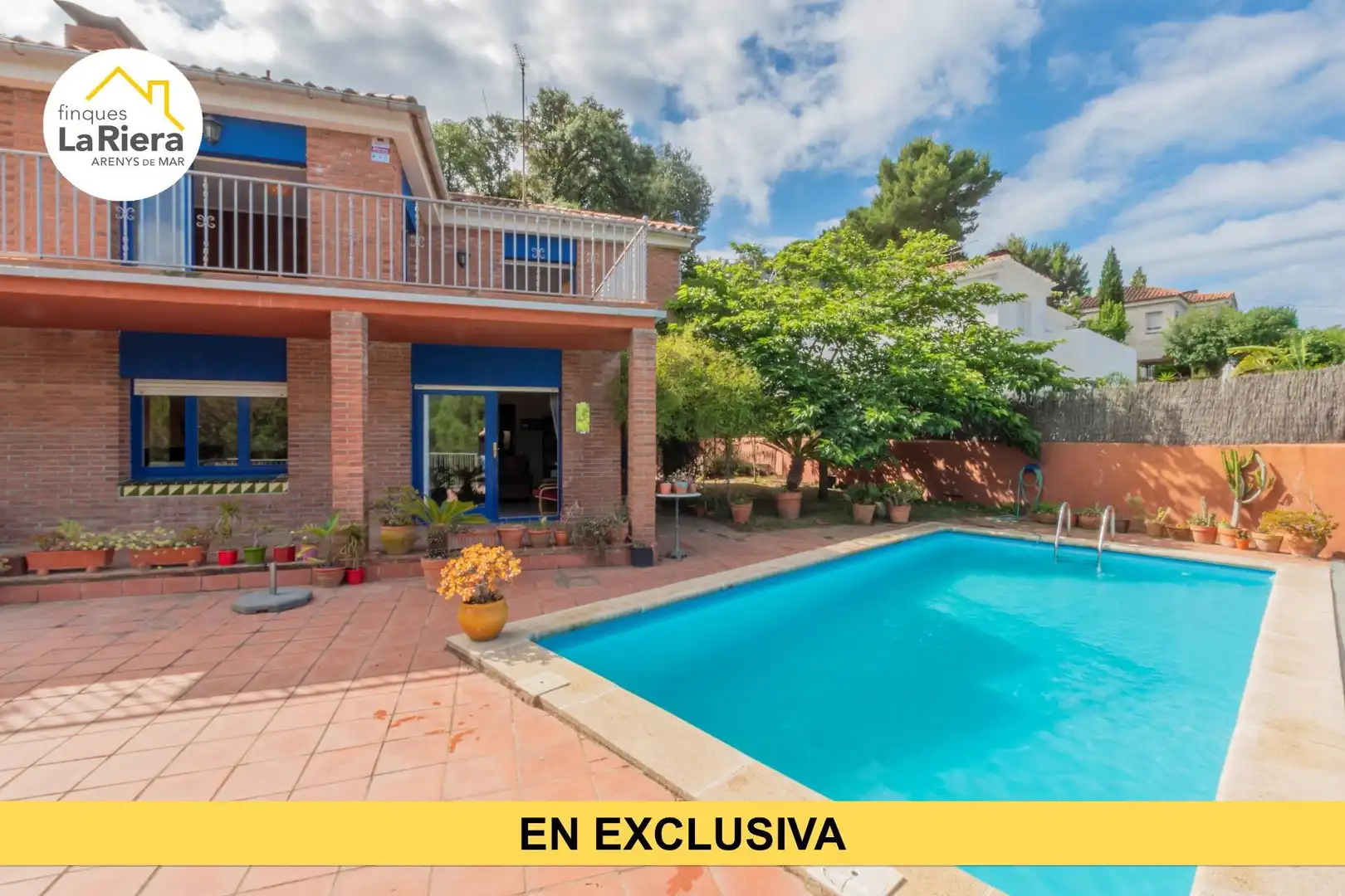 Außenansicht von Haus oder Chalet zum Verkauf in Arenys de Munt mit Heizung, Privatgarten und Schwimmbad