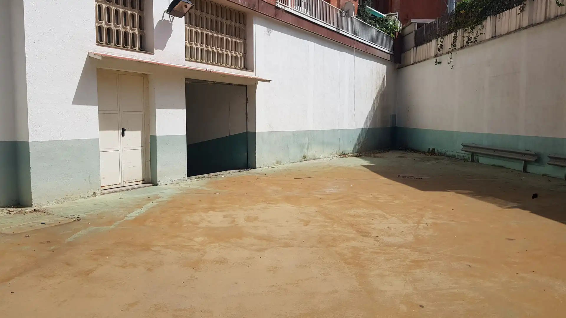 Fabrikhallen zum Verkauf in L'Hospitalet de Llobregat mit Heizung und Alarm
