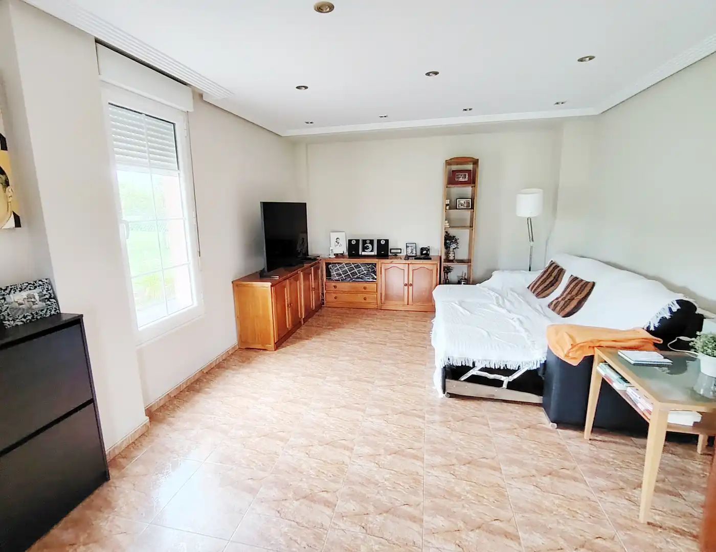 Sala d'estar de Casa o xalet en venda en Villaviciosa amb Calefacció, Jardí privat i Parquet