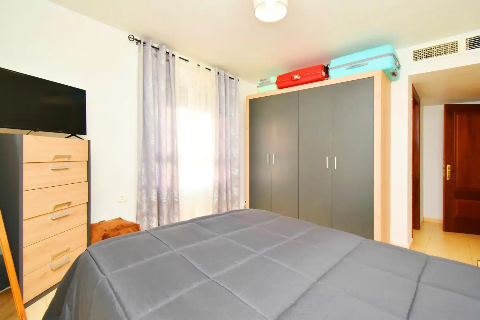 Habitación de Piso en venta en Roquetas de Mar con Terraza y Piscina comunitaria