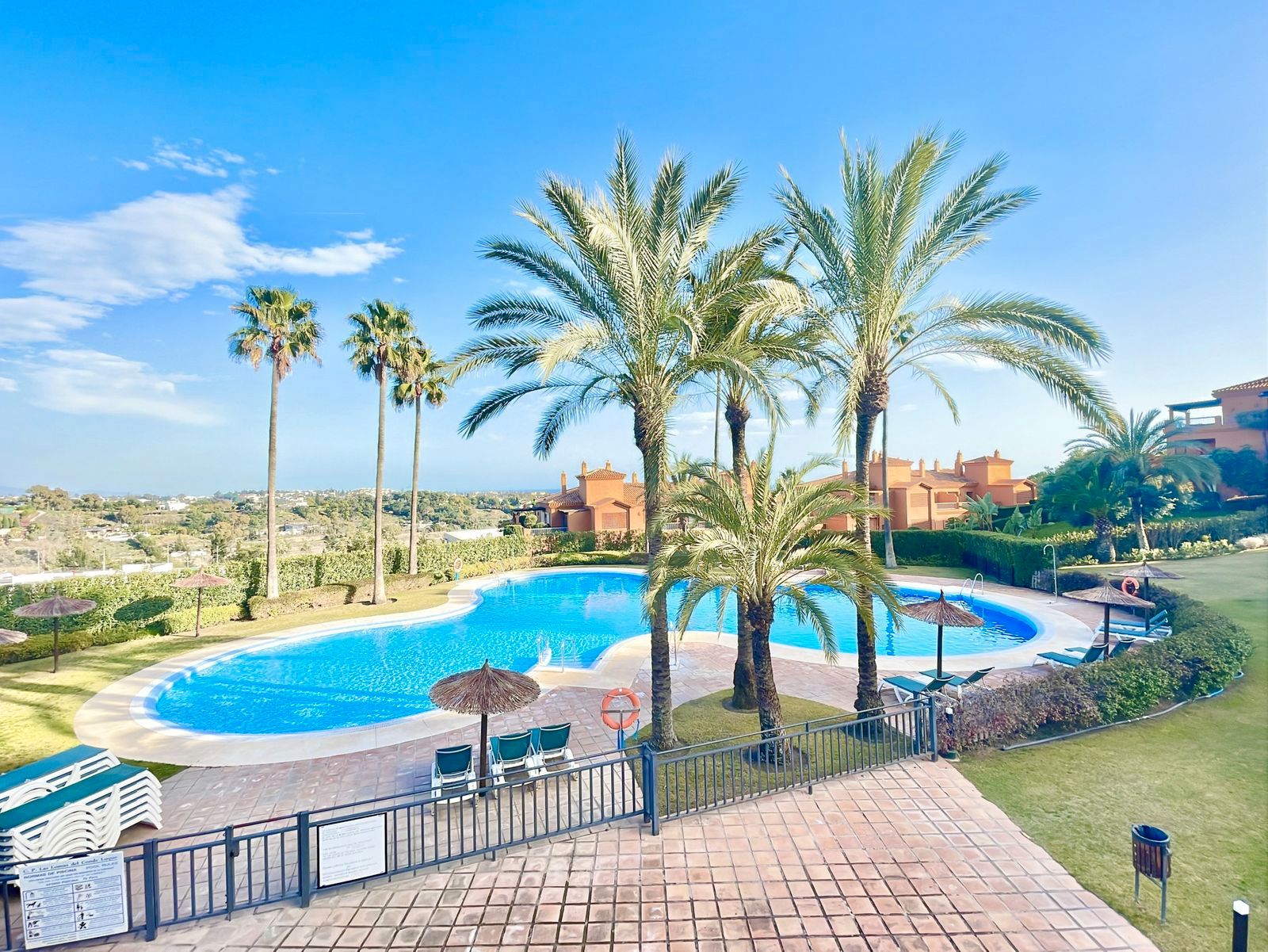 Swimming pool of Attic for sale in Benahavís  with Air Conditioner, Terrace and Storage room