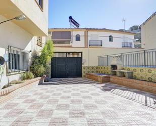 Exterior view of Single-family semi-detached for sale in Las Gabias  with Terrace, Swimming Pool and Balcony