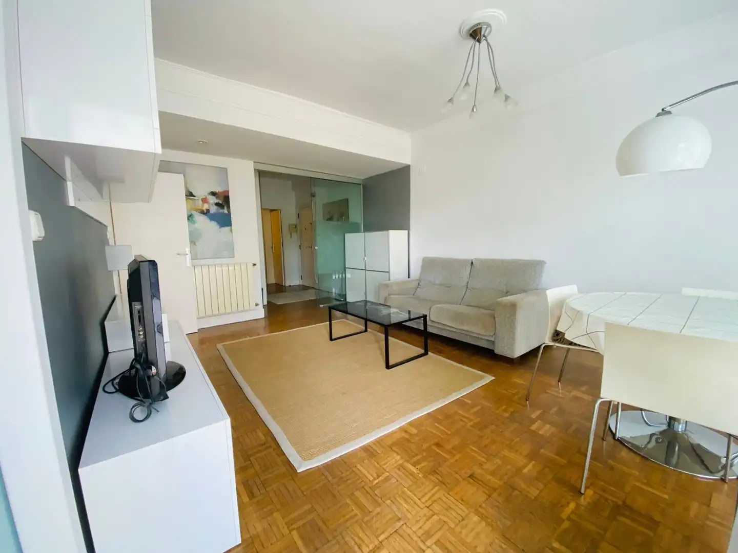 Wohnzimmer von Wohnung zur Miete in Egia 