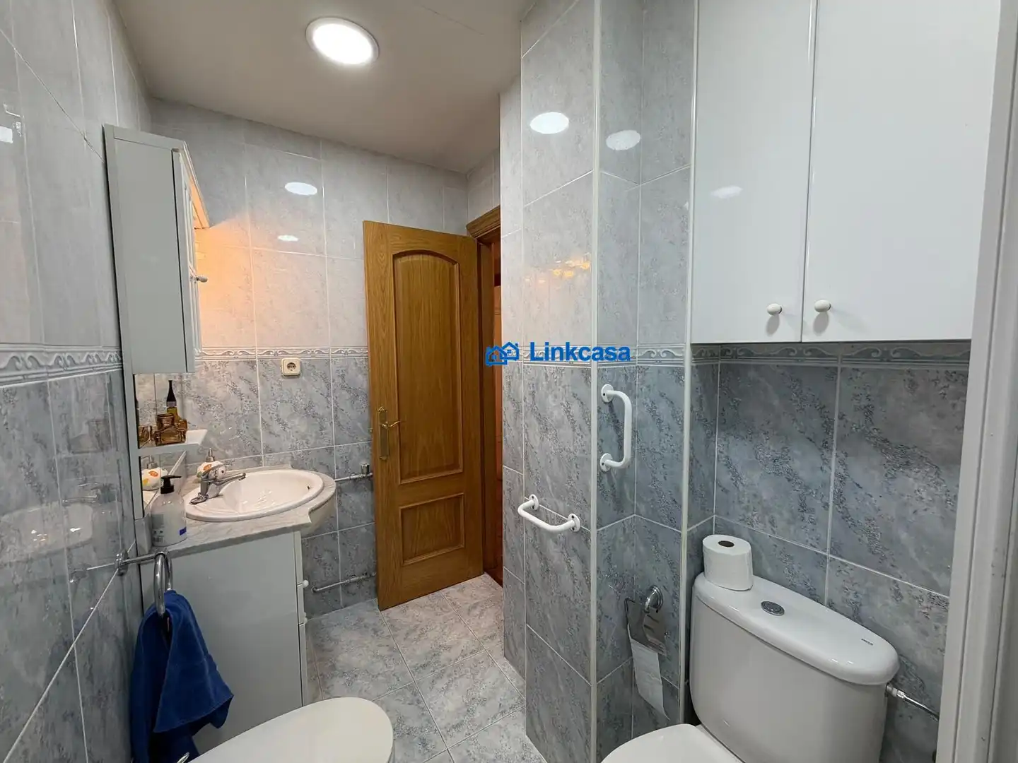 Bathroom of Flat for sale in Madrid  with Heating, Private garden and Terrace