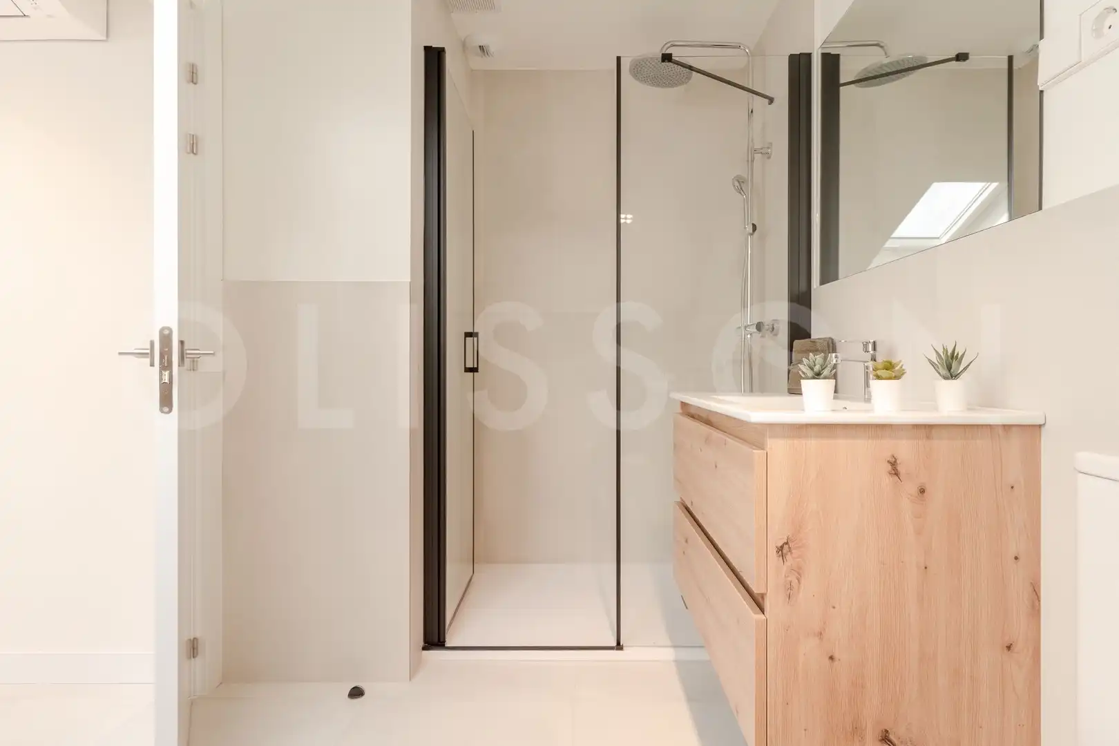 Bathroom of Houses for sale in Madrid  with Air Conditioner, Heating and Private garden