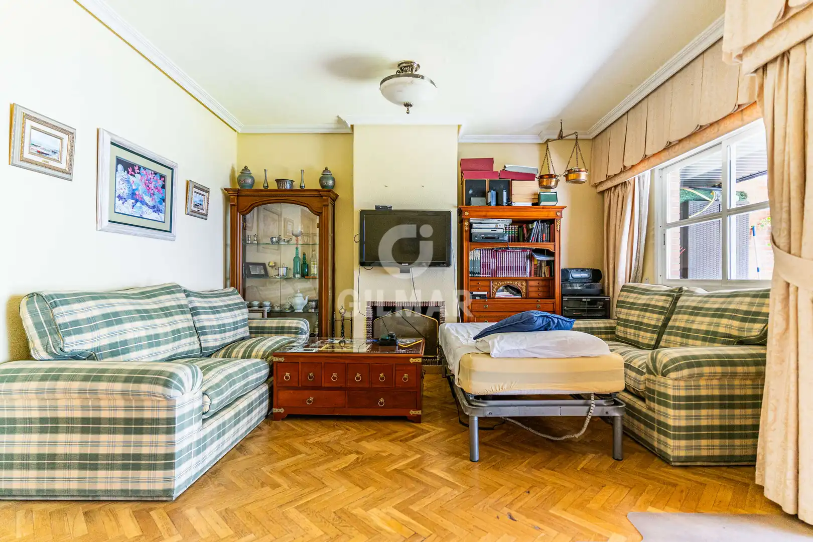 Sala de estar de Casa adosada en venta en Madrid con Calefacción y Jardín privado